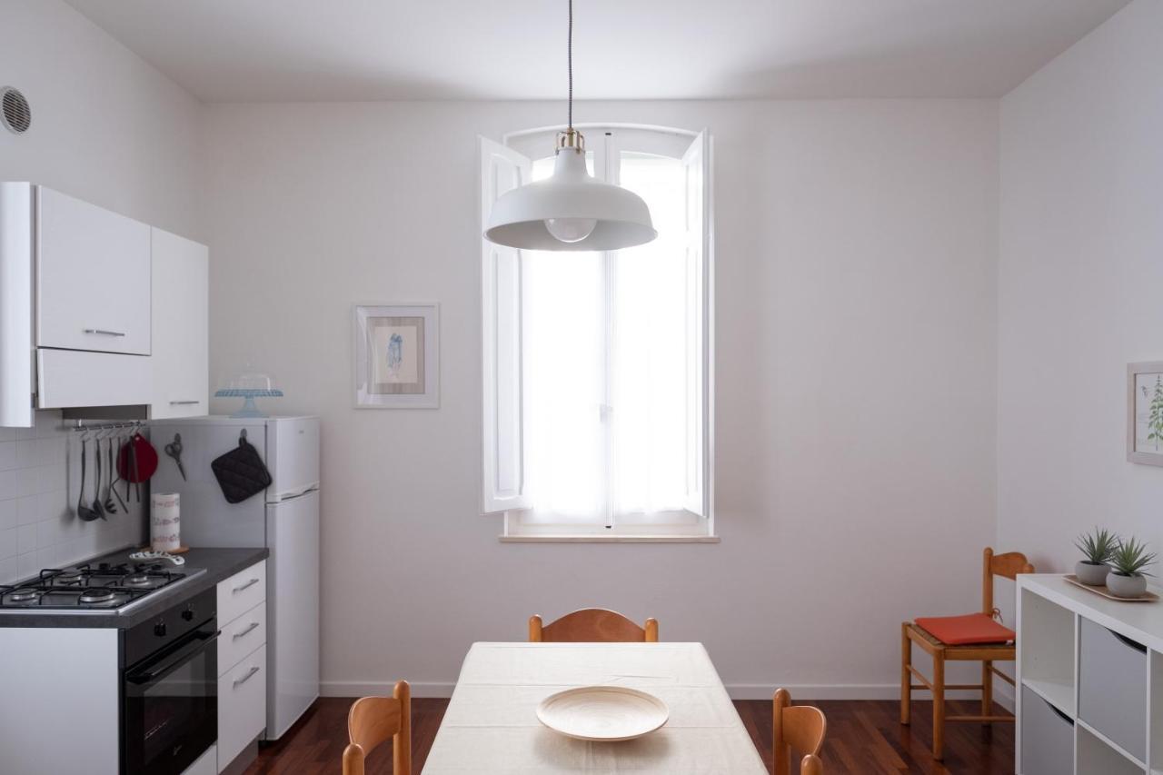 Casa Alina- Art House Apartment โฟลีโญ ภายนอก รูปภาพ