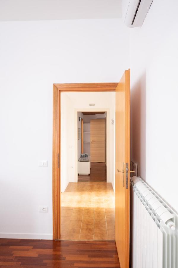 Casa Alina- Art House Apartment โฟลีโญ ภายนอก รูปภาพ