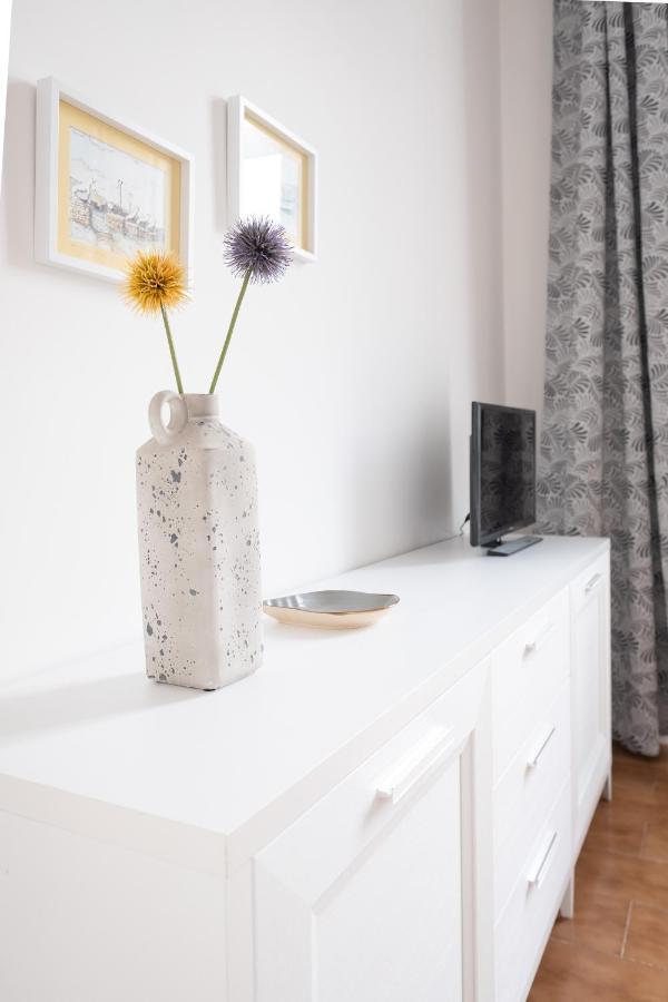 Casa Alina- Art House Apartment โฟลีโญ ภายนอก รูปภาพ