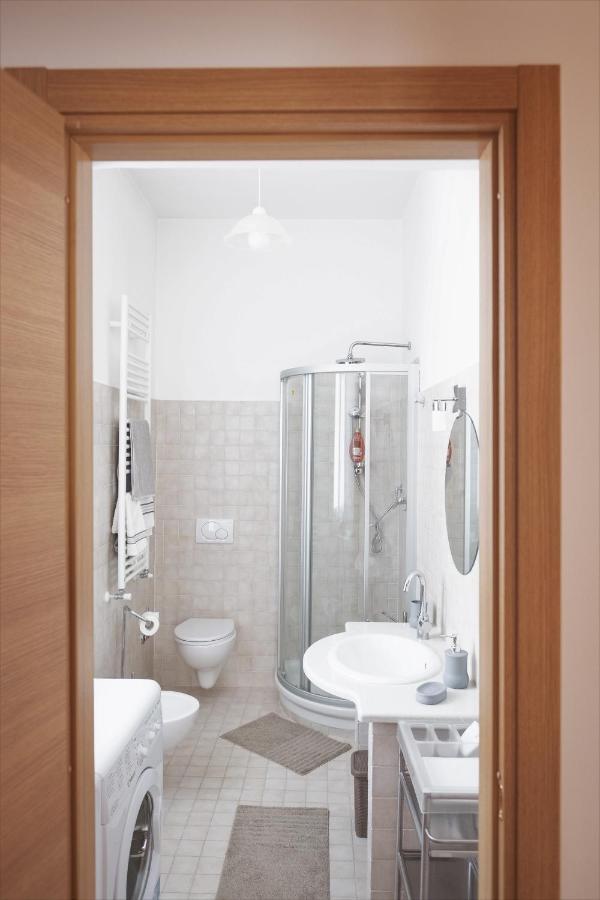 Casa Alina- Art House Apartment โฟลีโญ ภายนอก รูปภาพ