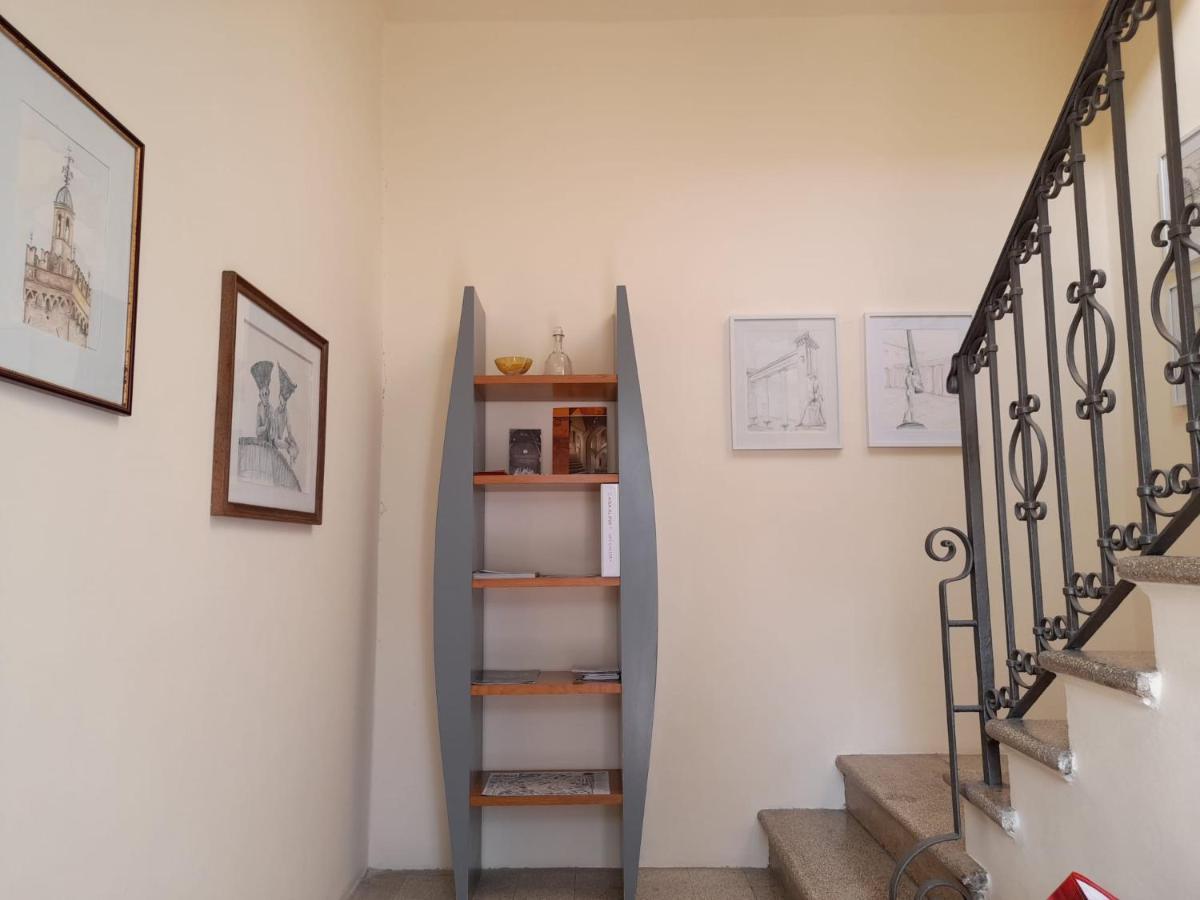 Casa Alina- Art House Apartment โฟลีโญ ภายนอก รูปภาพ